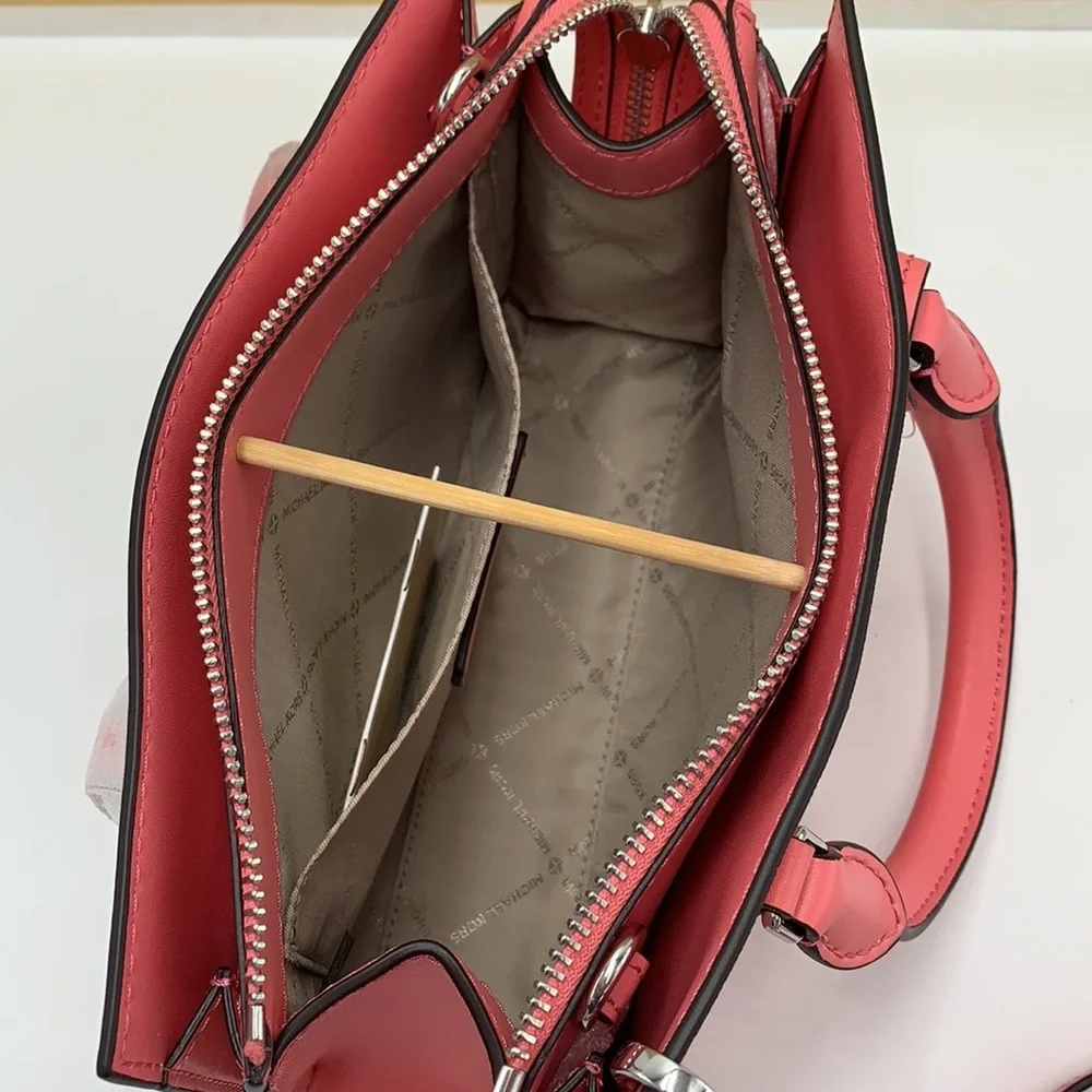 MICHAEL KORS SHEILA SMALL CENTER ZIP SATCHEL/ CROSSBODY TEA ROSE COLOR